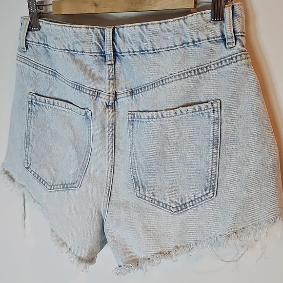 Garage Light Wash Size 7 Jean Shorts - Picture 3 of 7